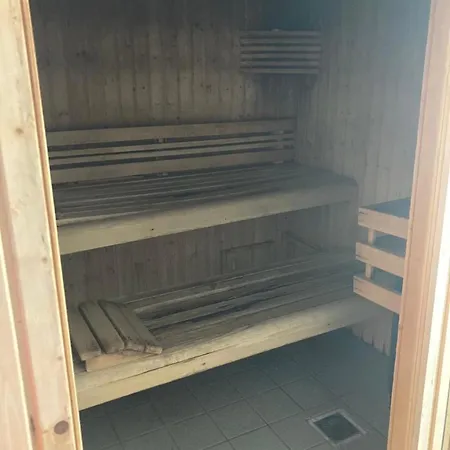 Dans Un Chalet, Avec Piscine شقة