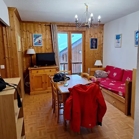 شقة Dans Un Chalet, Avec Piscine